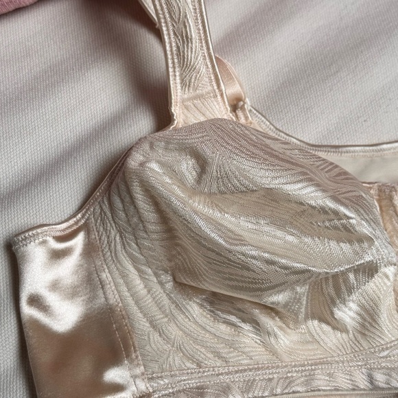 PLAYTEX BRA 40B Women 18-Hour Wire Free Posture Beige Front Closure 3474 - Picture 8 of 11